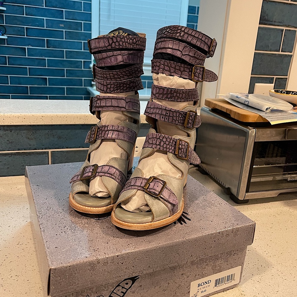 Freebird ‘Bond’ sandal in Ice Multi - size 11